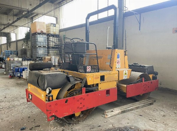 Construction equipment and cars - Bank. 10/2021 - Rovereto Law Court - Sale 2