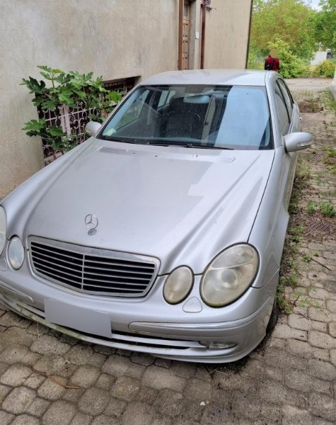 Mercedes E 270 - Kühllastwagen - Fall. 23/2015 - Gericht von Spoleto - Verkauf 5