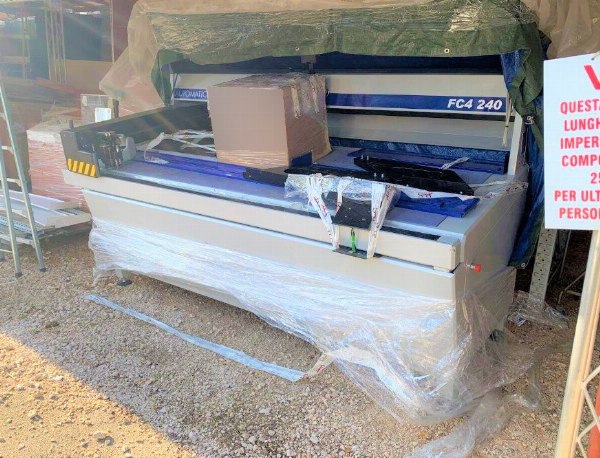 Taglio pelli automatica Teseo FC4 240 - Beni Strumentali da Leasing - Intrum Italy S.p.A. 