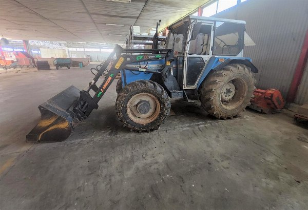 Equipamiento para vivero y tractor Landini 6840 - Ejec. Mob. n. 1094/2020 - Trib. de Latina - Venta 3