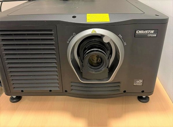 Videoproiettore Christie - Condizionatori e attrezzature - AG 4456/13 - RGNR 3200/2013 RGGIP-104/2017 RMR- Trib. Catanzaro
