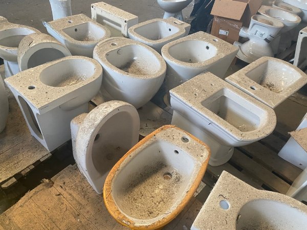 Arredi per bagno - Materiali edile e sanitari - Fall. 15/2019 - Trib. di Gela - Vendita 2