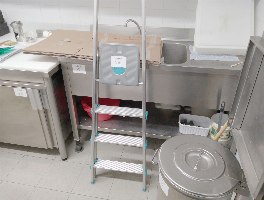 Arredi e attrezzature per ristorazione 
