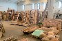 Diverse meubels, stands, profielen en houten grondstoffen 5