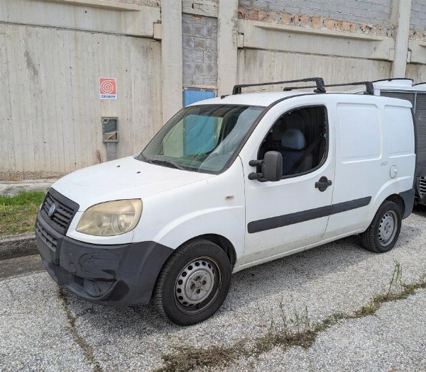 Furgone FIAT Doblò Cargo - Fall. 6/2022 - Trib. di Caltanissetta