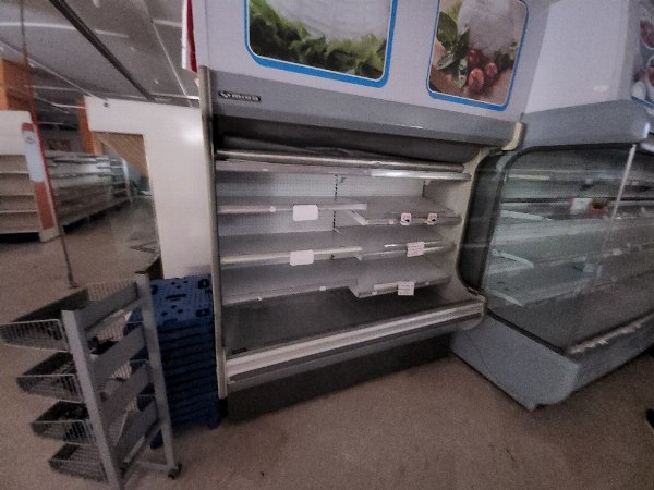 Arredi e attrezzature per supermercato - Furgone IVECO - Liquidazione Giudiziale n. 46/2023 - Trib. di Napoli Nord - Vendita 2