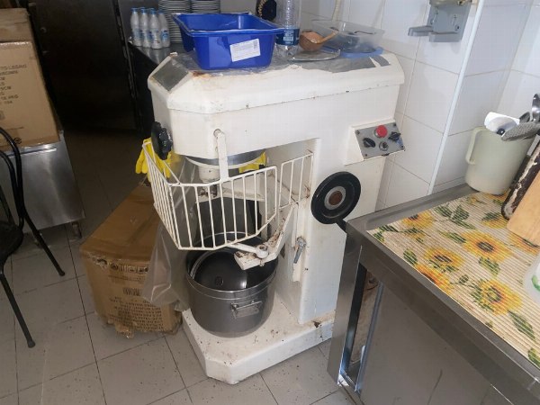 Furniture and catering equipment - Volkswagen Golf Plus - Judical Clearance n. 18/2023 - Siracusa Law Court - Sale 3