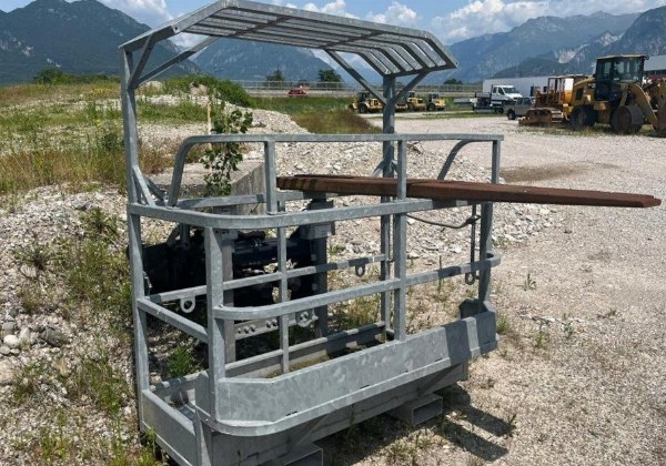 Chargeuse sur pneus Caterpillar CAT 928G - Équipements de terrassement - Liquidation privée