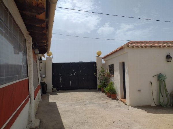 Quota del 50% di una proprietà rurale e fabbricati a Motril - Granada - Spagna - Trib.N.1 Granada