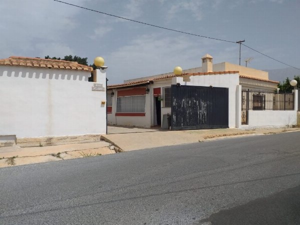 Quota del 50% di una proprietà rurale e fabbricati a Motril - Granada - Spagna - Trib.N.1 Granada