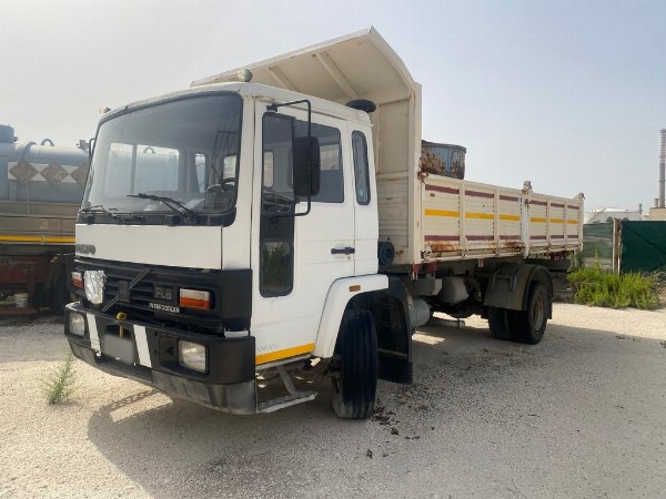 Bleeding and hydrodemolition - Vehicles and machinery - Bank. 33/2020 - Siracusa L.C. - Sale 2