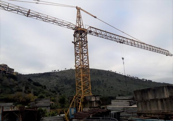 Grue à tour - Automobiles - Faillite 50/2022 - Tribunal de Latina - Vente 3