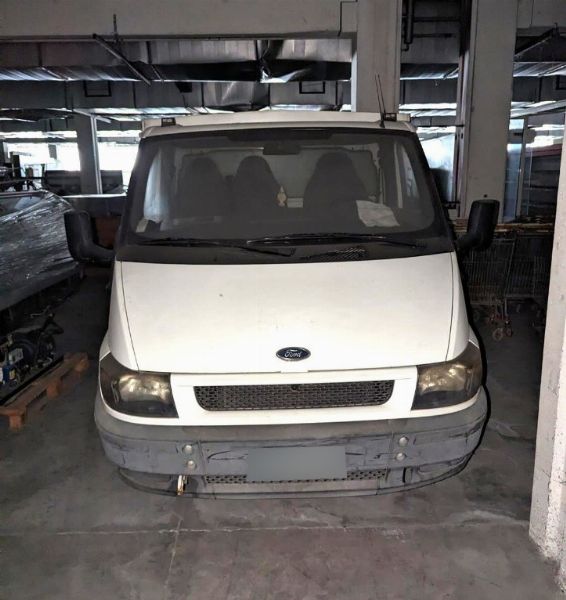 Ford Transit, FIAT 600 - Stock de garrafas e licores - Falência n. 14/2015 - Tribunal de Fermo