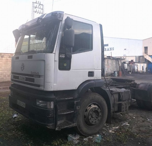 Lot of Machinery Sector Stock, Tools, Tractor Head and Van in Bilbao