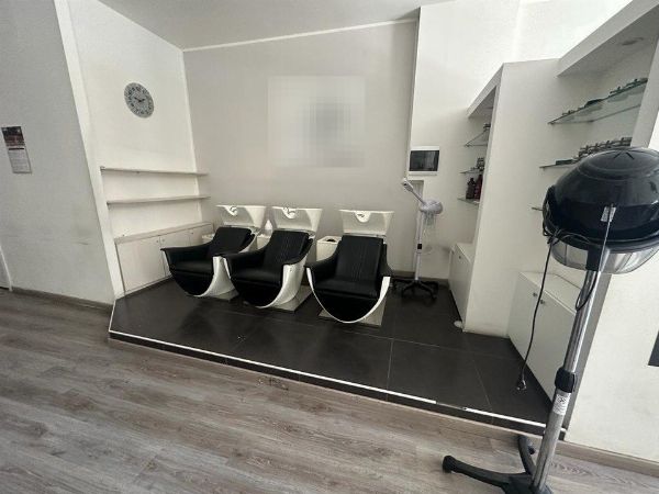 Muebles y Equipos para Peluquería - Adm. Judicial - Sección Gip Gup Procedimiento 3804/2017 - Trib. de Catanzaro - Venta 5