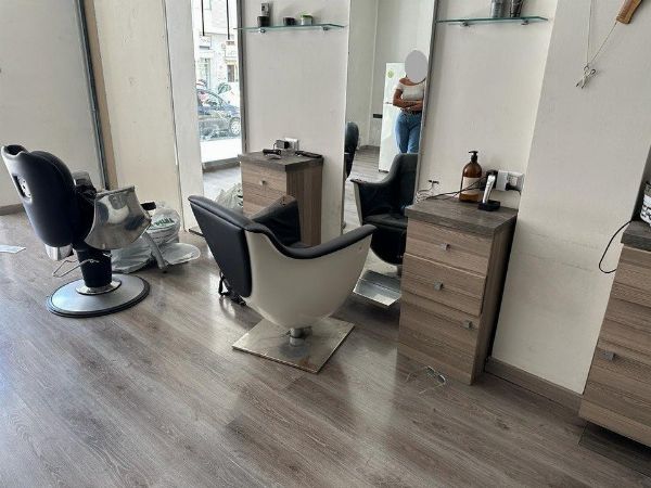 Muebles y Equipos para Peluquería - Adm. Judicial - Sección Gip Gup Procedimiento 3804/2017 - Trib. de Catanzaro - Venta 5