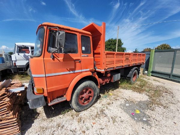 Autocarri FIAT e IVECO - Trattori stradali e rimorchi - Fall.18/2021 - Trib.di Matera - Vendita 5