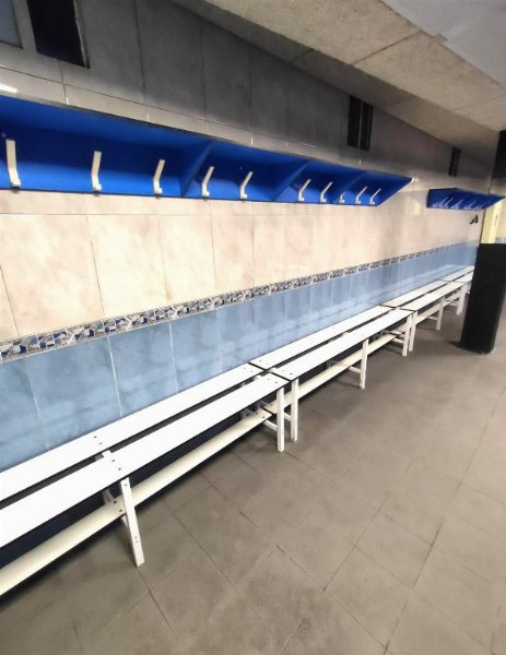Attrezzature e materiali per centro sportivo e veicolo Smart - Vigo