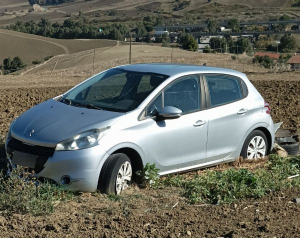 Vozila - FIAT, BMW, IVECO i Peugeot - Fall. 13/2018 - Trgovački sud u Caltanissetti - Prodaja 2