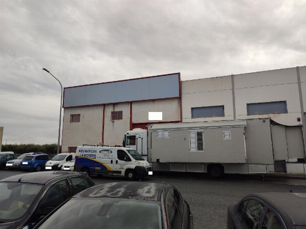 Industrial warehouse and commercial premises in Seville - Law Court No. 2 of Seville