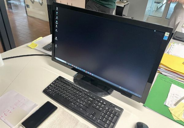 Oprema za mehaničarsku radionicu - Namještaj i oprema za ured - Licitacija br. 88/2023 - Sud u Veroni - Prodaja 3