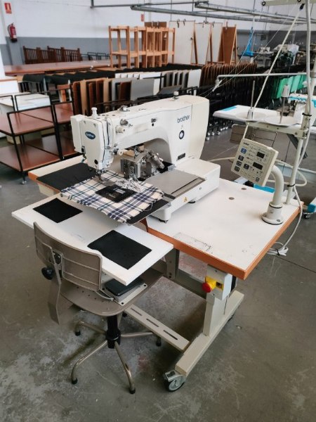 Máquinas de têxteis, equipamentos e mobiliário - Tribunal n. 3 de A Coruña