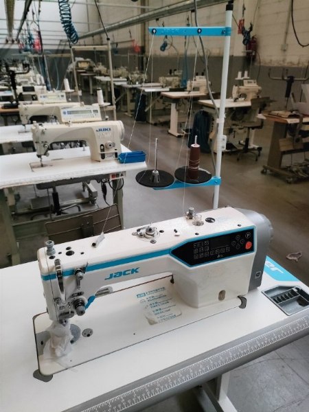 Maquinas de textil, equipos y mobiliario - Juzgado n. 3 de A Coruña