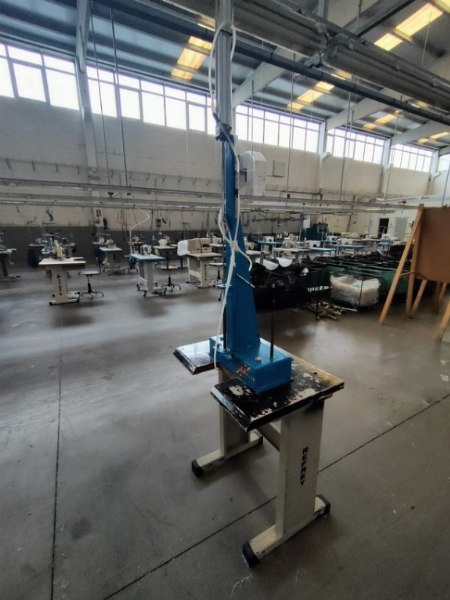 Máquinas de têxteis, equipamentos e mobiliário - Tribunal n. 3 de A Coruña