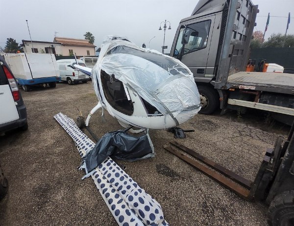 Voertuigen - Tweezits helikopter - Faillissementsverkoop nr. 26/2023 - Rechtbank van Cassino - Verkoop 2