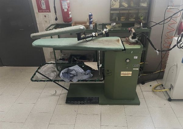 Clothing items package - Machinery and equipment - Judicial Liquidation no. 95/2023 - Court of Vicenza - Sale 5