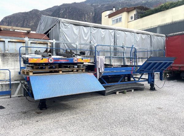 Metal structure with loading ramps and semi-trailers - Jud. Clear. n. 16/2023 - Bolzano Law Court