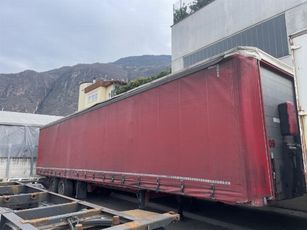 Metal structure with loading ramps and semi-trailers - Jud. Clear. n. 16/2023 - Bolzano Law Court