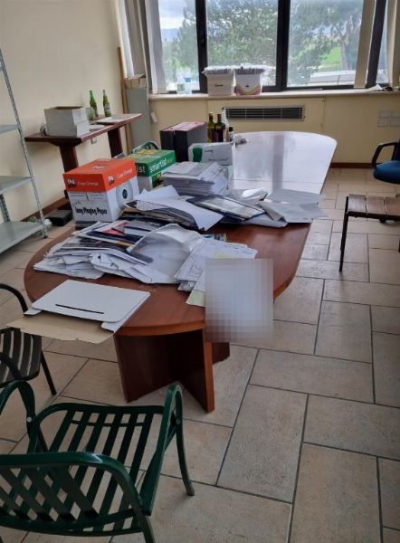 Cami&oacute; - Mobili i equips d'oficina - Liq. Jud. n&uacute;m. 59/2023 - Tribunal de Perusa - Venda 10