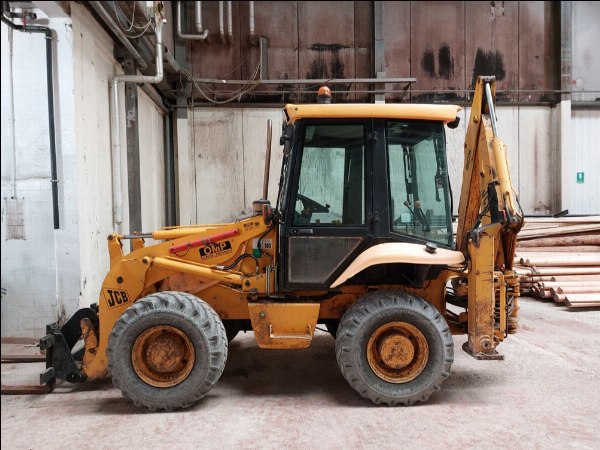 Terna JCB, automezzi e attrezzature varie - Liquidazione Privata
