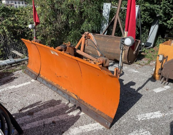 Terna JCB, automezzi e attrezzature varie - Liquidazione Privata