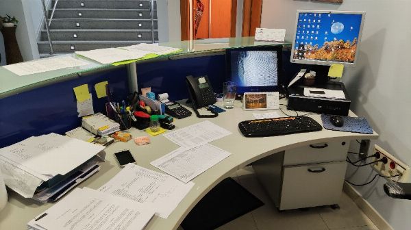 Mobiliario e attrezzature informatiche - Tribunale Mercantile N.2 di A Coruña - 1