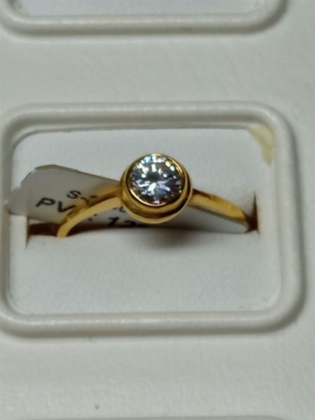Gold jewelry: rings, bracelets and earrings at auction with diamonds and gemstones - Court no. 1 of A Coru&ntilde;a