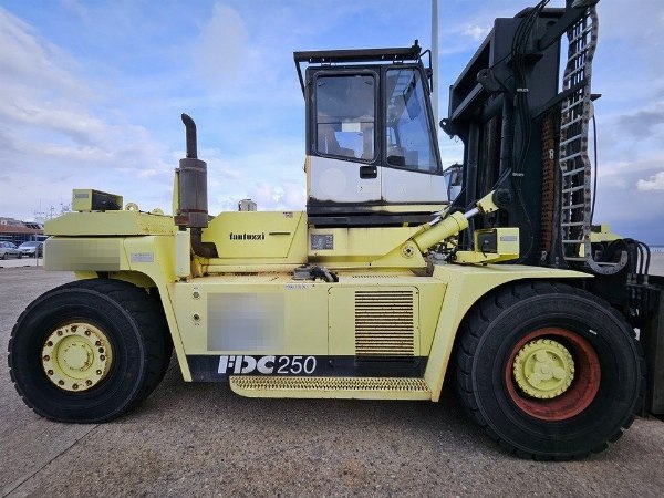 Port cranes and forklifts - Mini loaders and equipment - Judicial Liquidation 9/2023 - Court of Barcellona Pozzo di Gotto