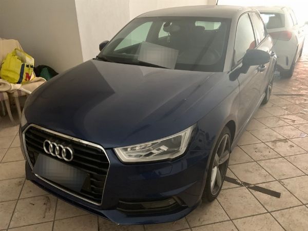 Automobily Audi a Mercedes - Nákladní automobily a vybavení - Správní řízení 50/21 RGMP - Trib.Messina - Prodej 4