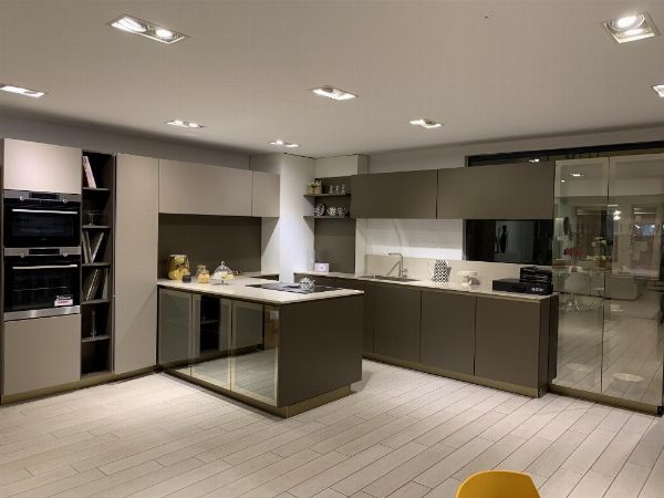 Mobilier pour la maison et le bureau - Saisie de 1ère classe n° 148/2021 RGMP - Tribunal de Reggio Calabria Sez. MP - Vente 4