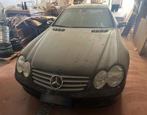 Auto - Maserati en Mercedes - Compactor en Ford Bestelwagen - A.G 153/2021- Catanzaro 24710/2018 Gip Roma - Verkoop 2