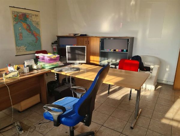 Arredie e attrezzature ufficio - Scaffalature, muletti e macchinari - Liquidazione Giud n. 84/2023 - Trib di Bologna