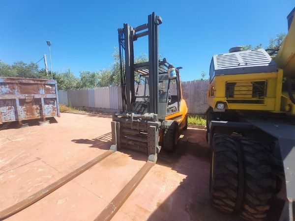 Excavator, wheel loaders - Forklift and FIAT Ducato Maxi - Seq. Prev. no. 639/2019 and 1698/20219 R.G.G.I.P - Court of Chieti - Sale 3