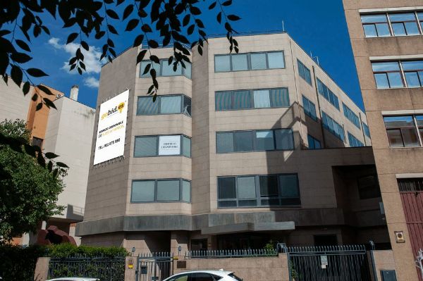 Imponente Edificio in Calle Cronos - Madrid