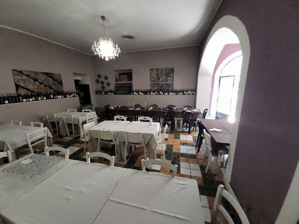 Vendéglátóipari bútorok és felszerelések - Bírósági felszámolás 8/2024 - Terni Bíróság - 3. eladás