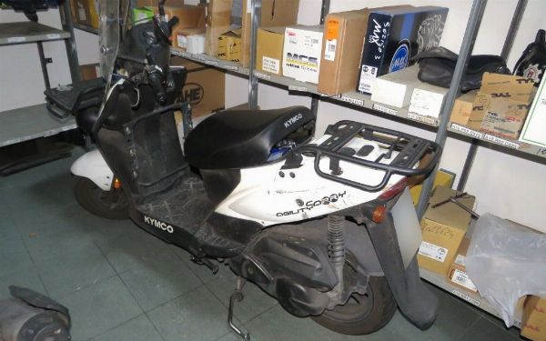 Motociclo Kymco Agility - Ricambi auto e arredi per negozio - Liquidazione giudiziale 119/2024 - Tribunale di Catania - Vendita 6
