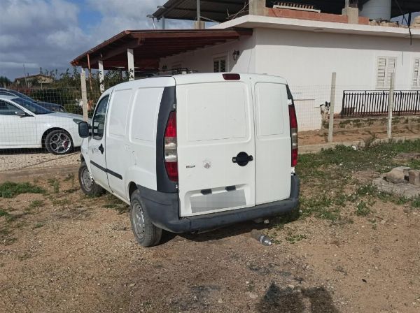 Fiat Dobl&ograve; und Erdbohrer f&uuml;r Bagger &ndash; Gerichtliche Liquidation Nr. 1/2024 &ndash; Gericht von Gela &ndash; Verkauf 6