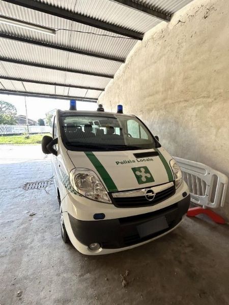 Land Rover Defender - Opel Vivaro - Vendita 2
