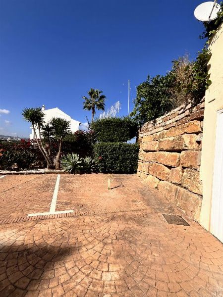 Varii posti di parcheggio situati a Casares-Giudice di lo Mercantile N°1 di Cadice