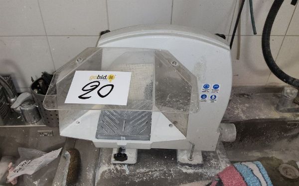 Fogtechnikai laboratóriumi berendezések - Bírósági felszámolás n.40/2024 - Perugia Bíróság - 2. eladás